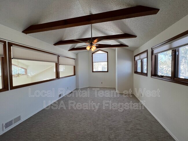 Building Photo - 6311 E Willow Loop