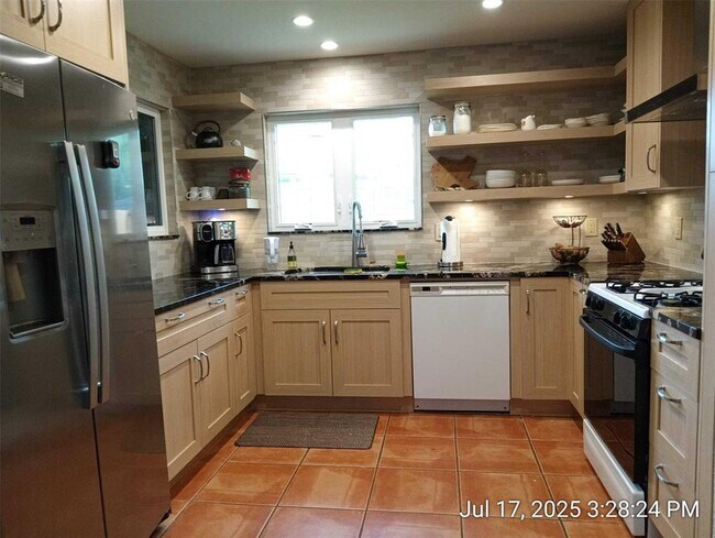 Building Photo - 1712 Creek Bend Cir