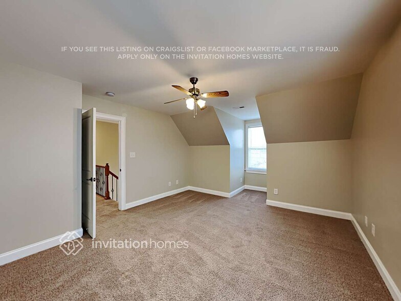 Building Photo - 700 Winding Oak Way