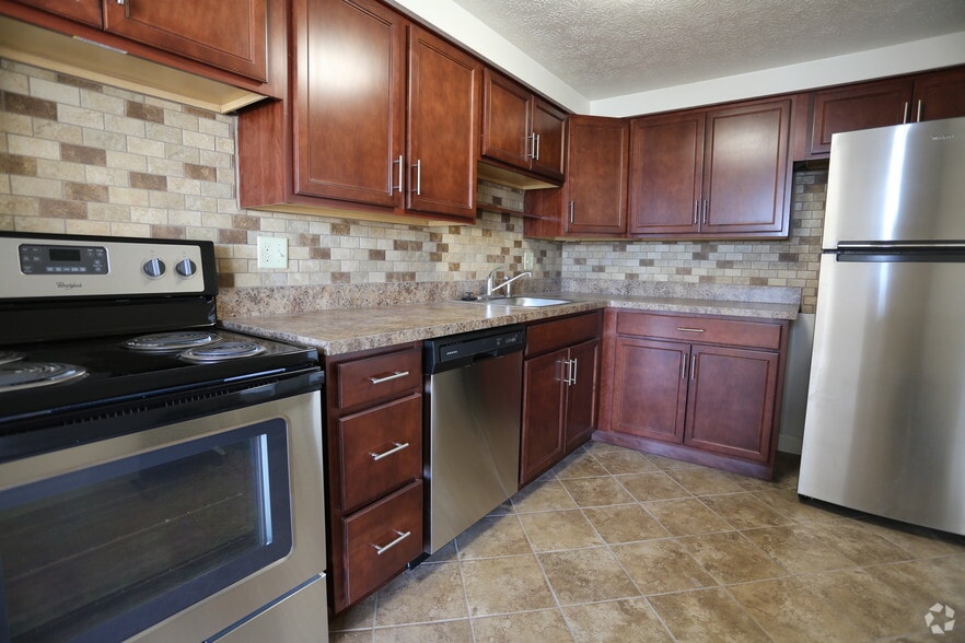 Park Apartments 27000 Park Dr Willoughby Hills OH 44092