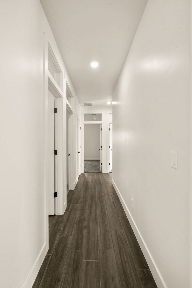 Building Photo - 4025 Boardwalk Rd