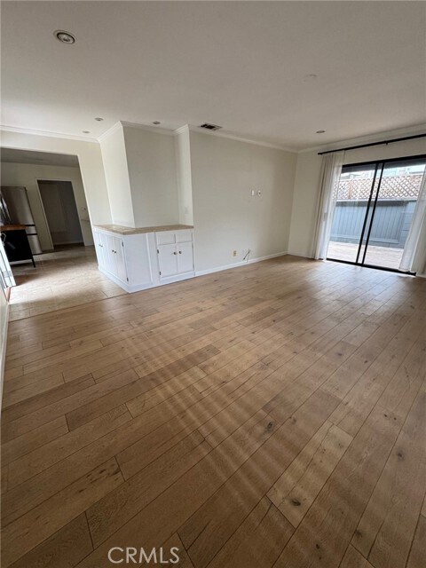 Building Photo - 2306 Ruhland Ave