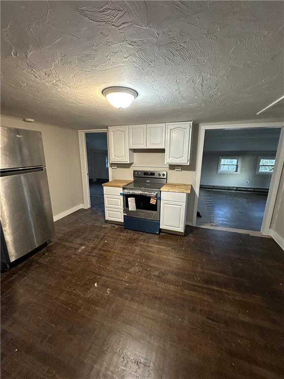 Building Photo - 2 Lake Ct