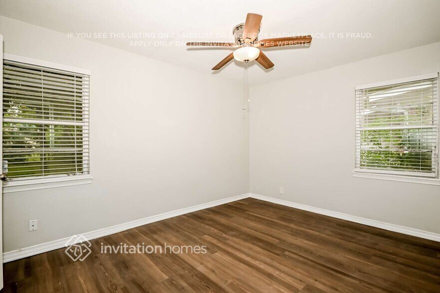 Building Photo - 1501 Juanita Dr