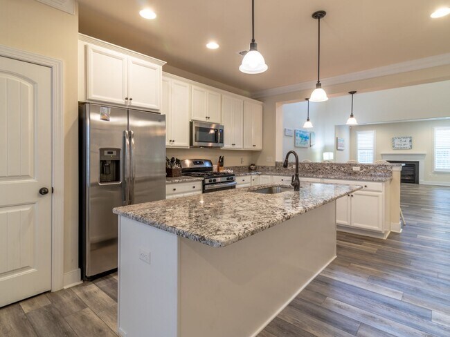 Building Photo - Spacious Furnished 4BR Townhome with First-Floor Owner’s Suite Near Rehoboth Beach - Sawgrass