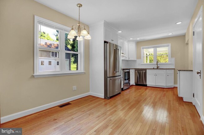 Building Photo - 23 Talbott Ave