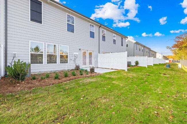 Building Photo - 17030 Patron Dr