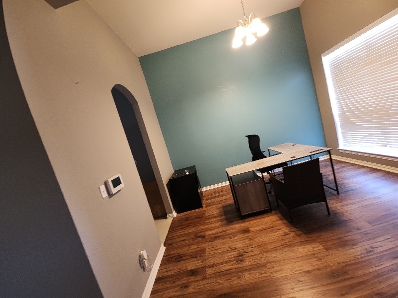 Building Photo - 1008 Raleigh Path