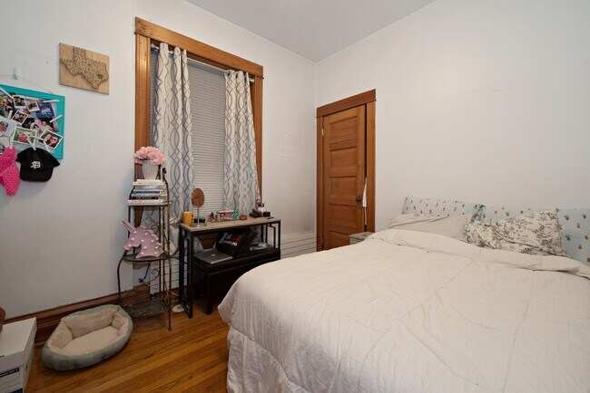 Building Photo - 3508 N Sheffield Ave