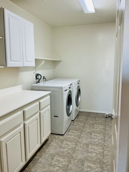 Building Photo - 43426 Lago Brezza Dr