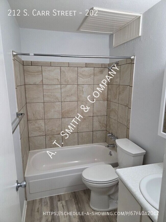 Building Photo - 212 S Carr St