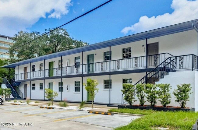 Building Photo - 1401 Palm Ave