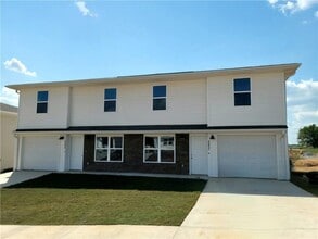 Building Photo - 1209 Nedra Dr
