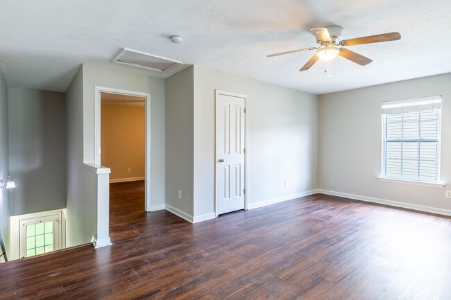 Building Photo - 752 Holland Ridge Dr