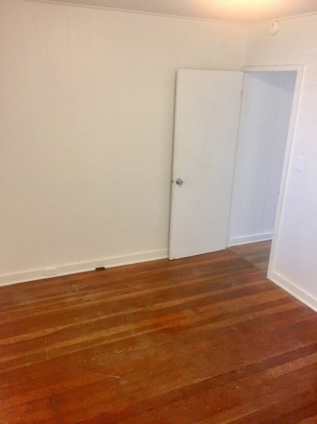Building Photo - 611 Halela St