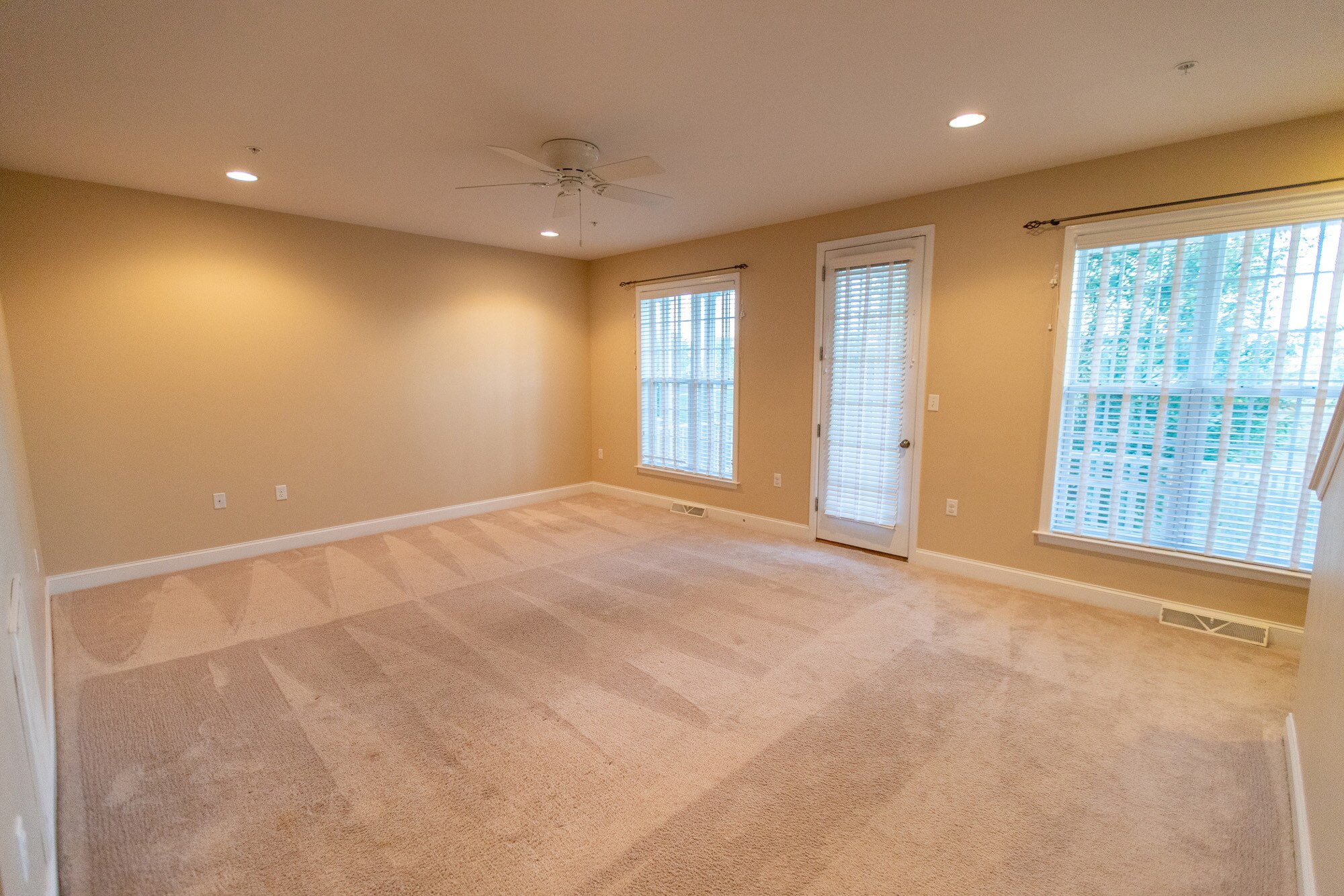 Living Room - 2B Ellington Road