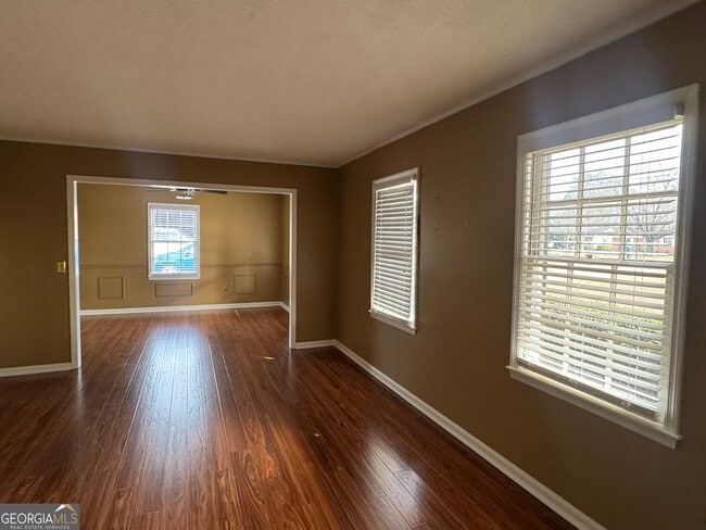 Building Photo - 107 Belair Dr