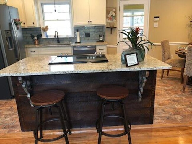 Building Photo - 2 Bedroom 1 Bath Home in North Columbus - ...