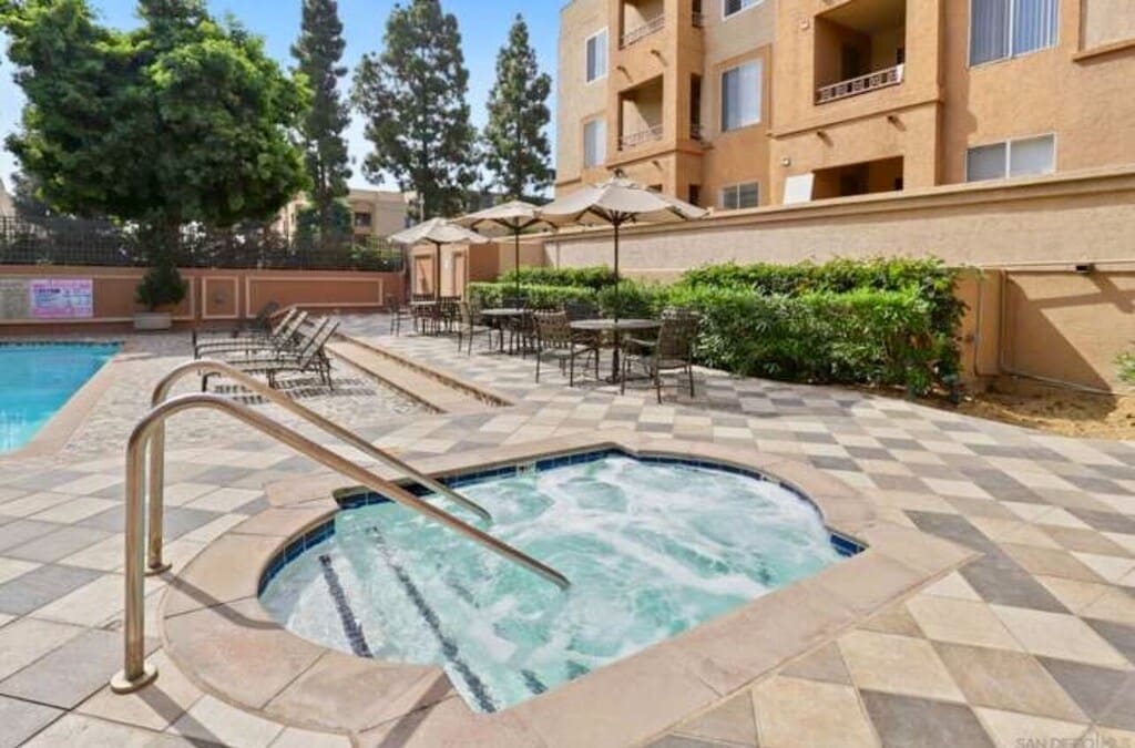 Building Photo - 3550 Lebon Dr