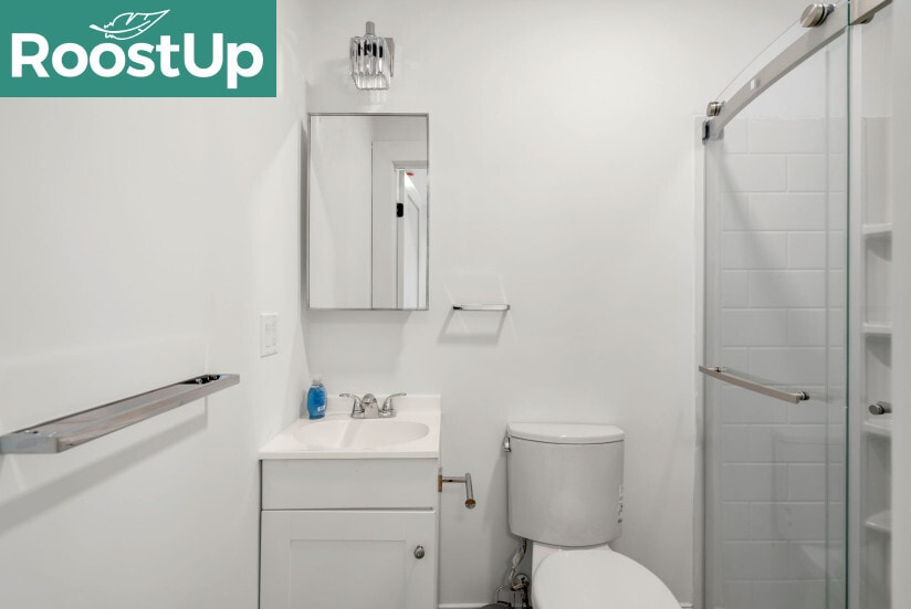 Building Photo - RoostUp Furnished Private Bedroom with Pri...