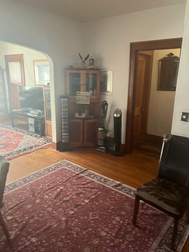 Building Photo - 2118 Elm St