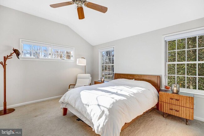 Building Photo - 9232 Forest Haven Dr