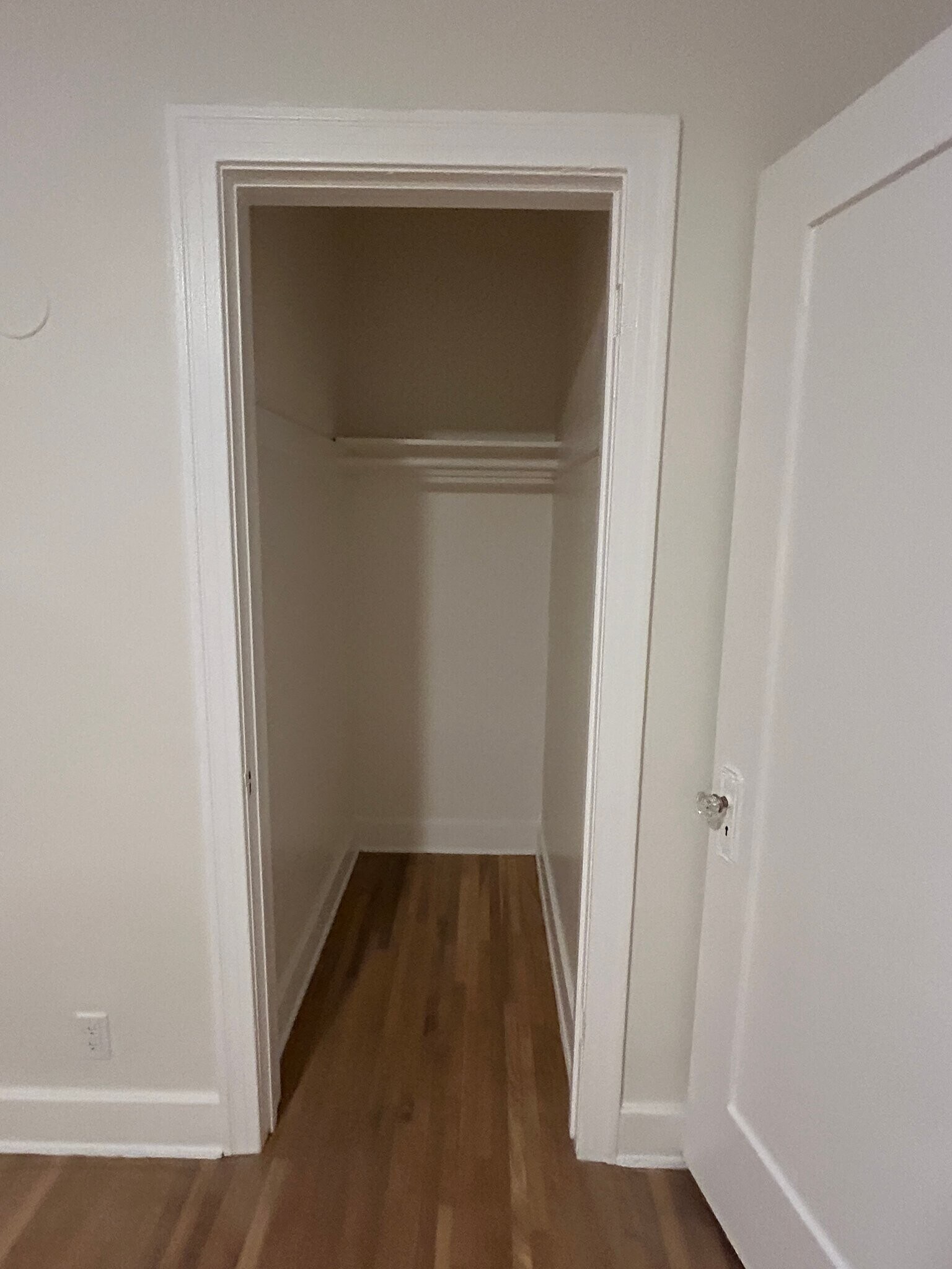 Building Photo - 642 1/2 N Genesee Ave