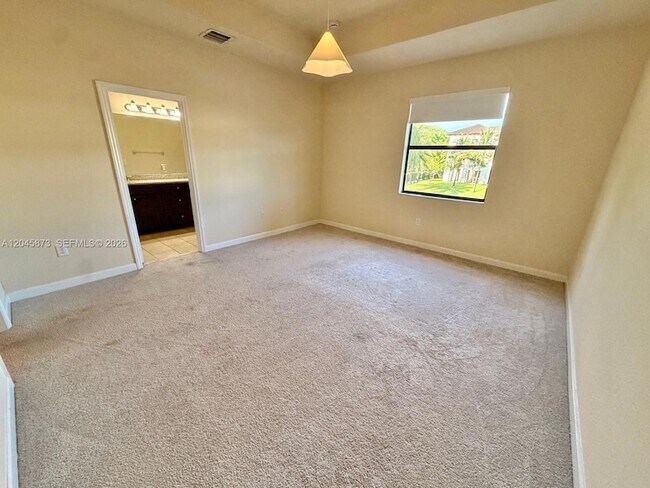Building Photo - 8965 NW 98th Ave
