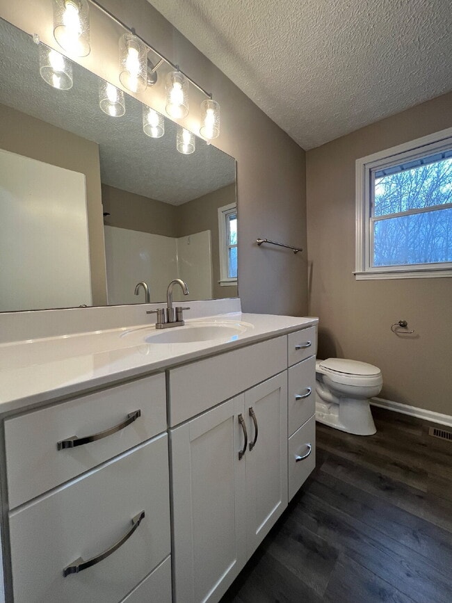 Building Photo - 504 Overton Dr