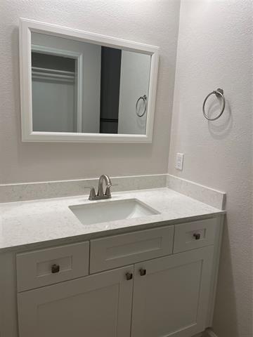 Building Photo - 4615 Sausalito Dr