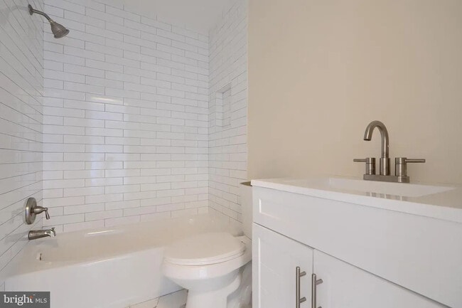 Building Photo - 1900 Lyttonsville Rd