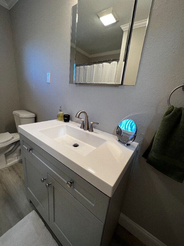 Building Photo - 1477 E Lindberg St