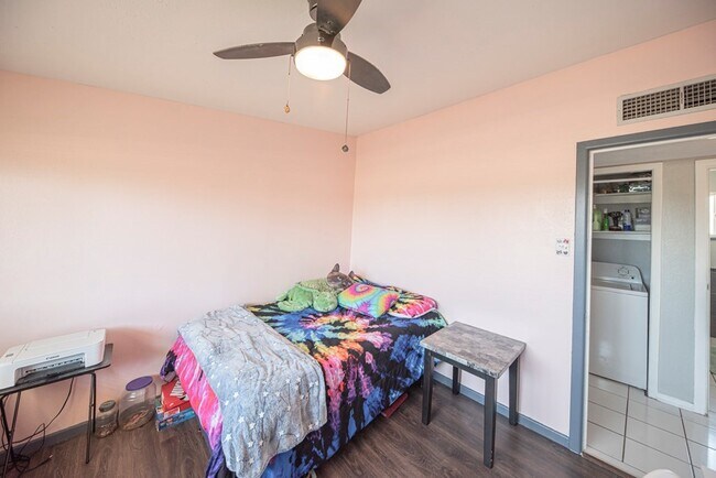 Building Photo - 2901 Nabors Ln