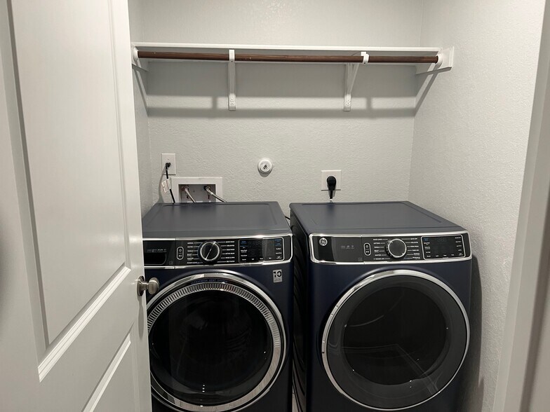 Washer and Dryer - 9726 Mill Dam