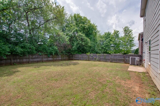 Building Photo - 102 Whitestone Dr NE