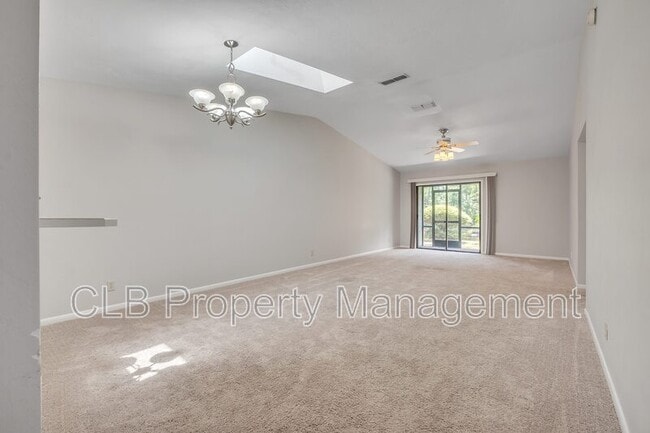 Building Photo - 251 Orange Grove Dr