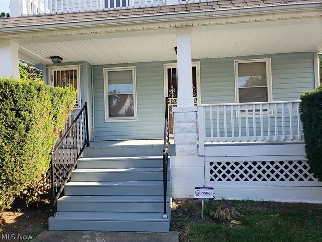 Building Photo - 14208 Kingsford Ave