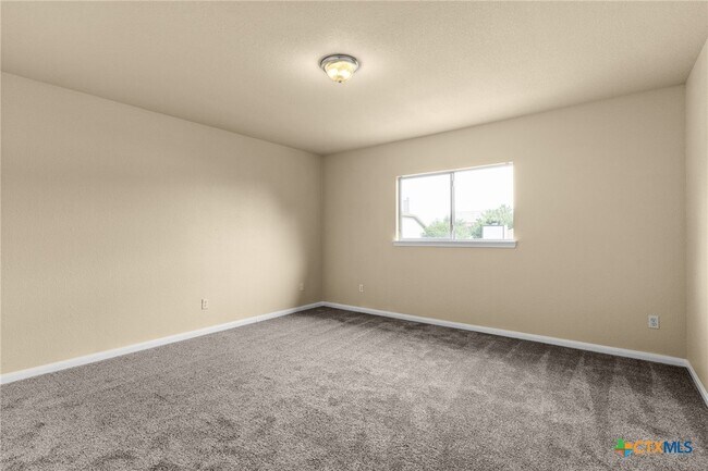 Building Photo - 118 Lone Shadow Dr