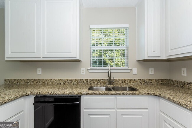 Building Photo - 601 Baroque Terrace