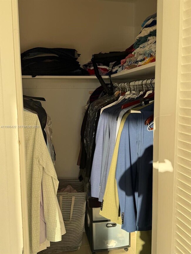 Building Photo - 1000 West Ave