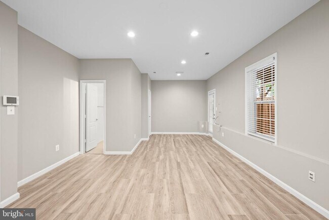 Building Photo - 2821 Laura Gae Cir