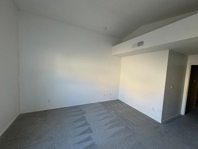 Building Photo - Charming smart 3BR House in El Paso with S...
