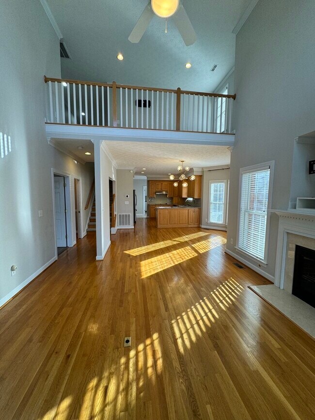 Building Photo - Port Warwick Luxury attached Home End Unit