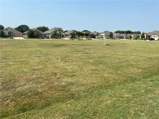 Building Photo - 601 Flag Ln