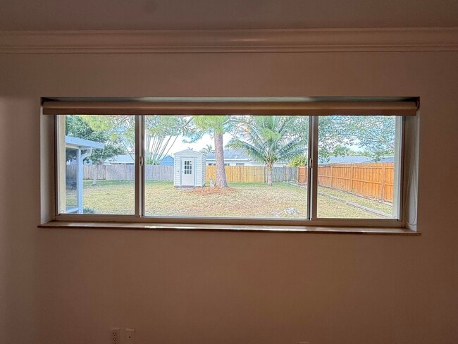 Building Photo - 486 NE Solida Cir