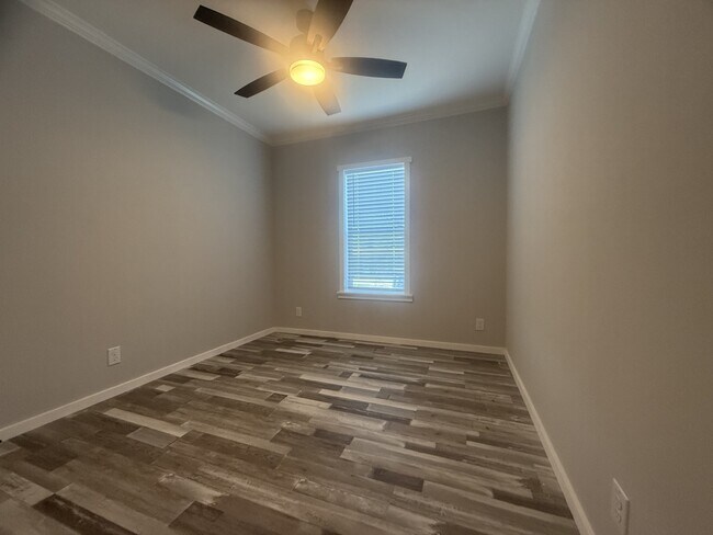 Building Photo - 5657 Camelford Ct