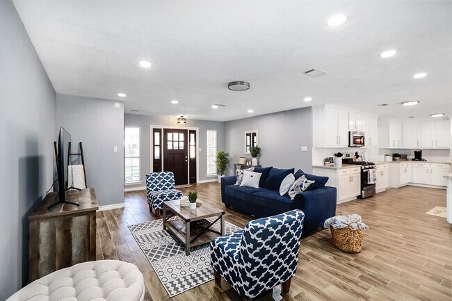 Building Photo - 4722 Northrup Dr