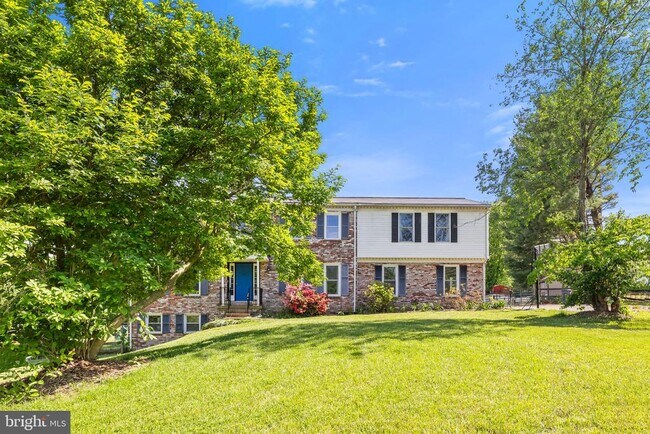 Building Photo - 4301 Mountain View Dr