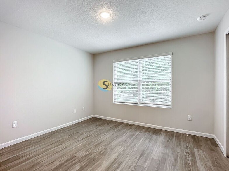 Building Photo - 6151 Delmar Pl