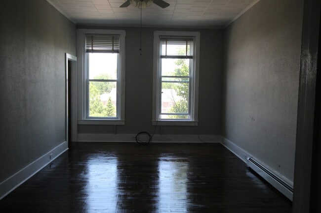 Building Photo - 266 State St